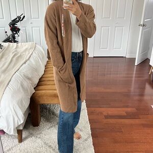 Aritzia Babaton Coatigan